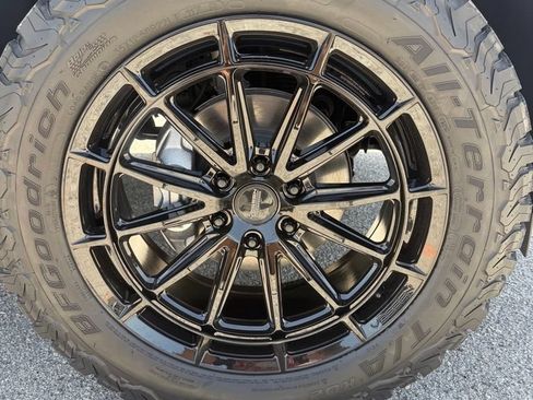 Used 2026 Chevrolet Tahoe High Country AWD/4WD image 10