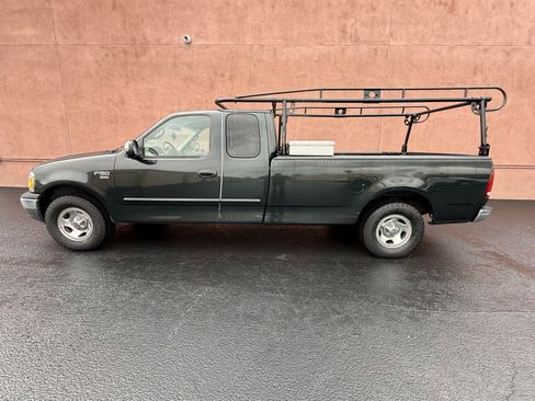 Used 2001 Ford F150 Lariat image 1