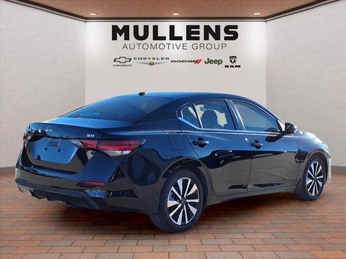 Used 2024 Nissan Sentra SV w/ SV Premium Package image 5