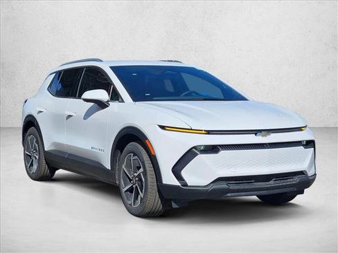 New 2026 Chevrolet Equinox EV LT image 5