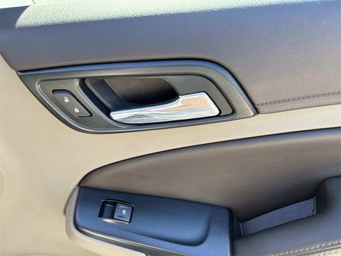Used 2018 Chevrolet Tahoe LT image 17