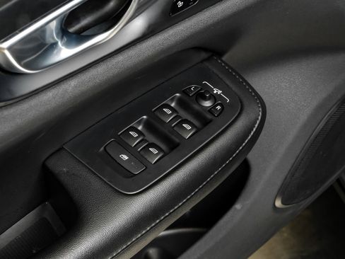 Used 2024 Volvo S60 B5 Core image 47