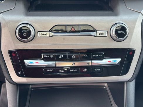 Used 2023 Ford Explorer XLT w/ Equipment Group 202A image 32