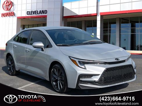Used 2026 Toyota Corolla SE FWD image 1