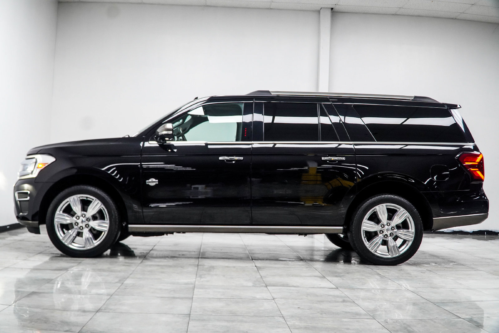 Used 2024 Ford Expedition Max King Ranch AWD/4WD image 11