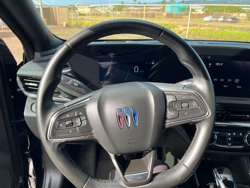 Used 2025 Buick Envista Sport Touring image 29