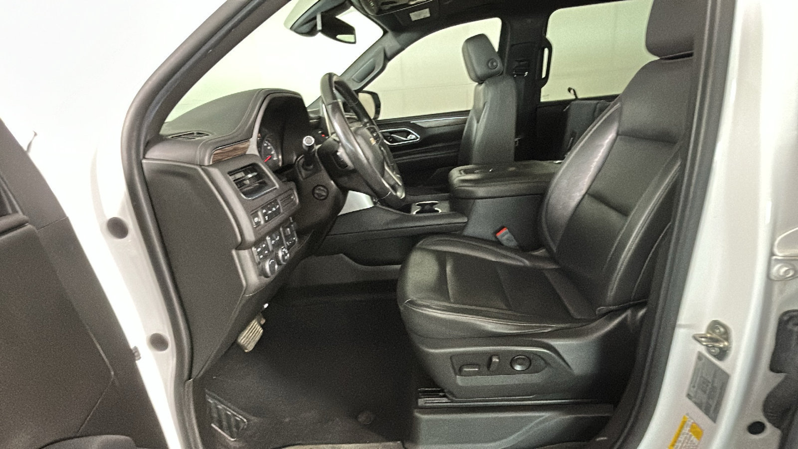 Used 2021 Chevrolet Suburban LT w/ LT Signature Package AWD/4WD image 14