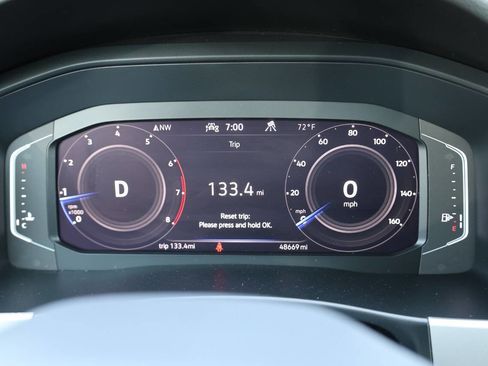 Used 2022 Volkswagen Atlas Cross Sport SE image 19