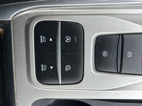 Used 2020 Ford Explorer Limited image 18