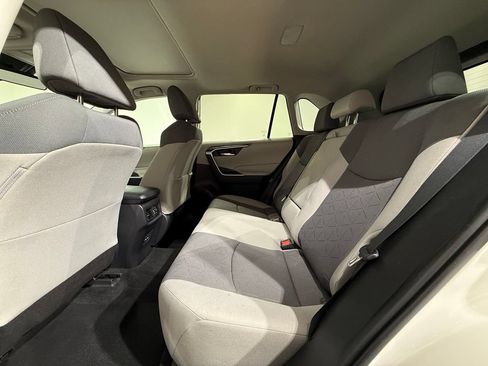 Used 2022 Toyota RAV4 XLE w/ Convenience Package AWD/4WD image 20