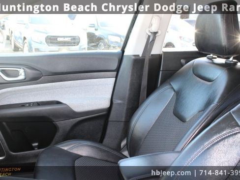 Used 2022 Jeep Compass Latitude image 33