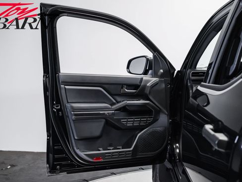 Used 2025 Toyota Tacoma TRD Off-Road AWD/4WD image 16