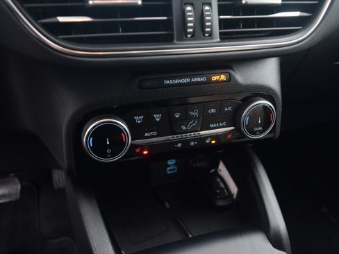 Used 2022 Ford Escape Titanium w/ Titanium Elite Package image 12