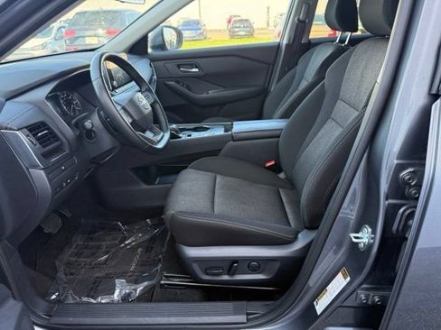Used 2025 Nissan Rogue SV FWD image 23