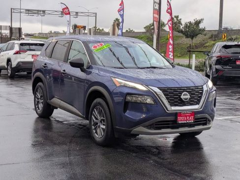 Used 2023 Nissan Rogue S image 3