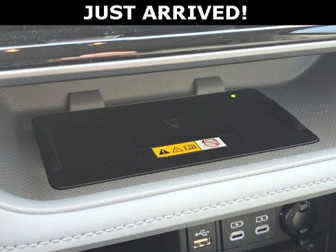 Used 2024 Toyota Highlander XLE image 19