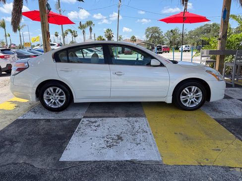 Used 2011 Nissan Altima 2.5 S w/ Convenience Pkg FWD image 18