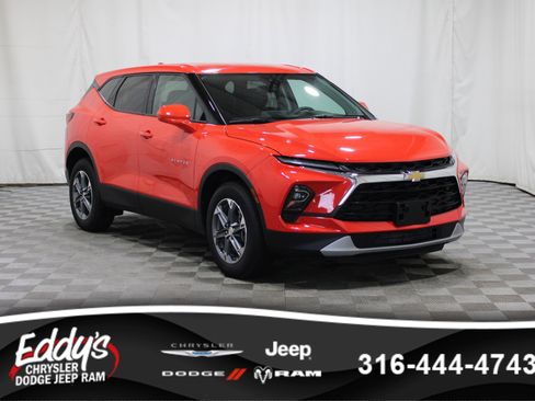 Used 2025 Chevrolet Blazer LT AWD/4WD image 1