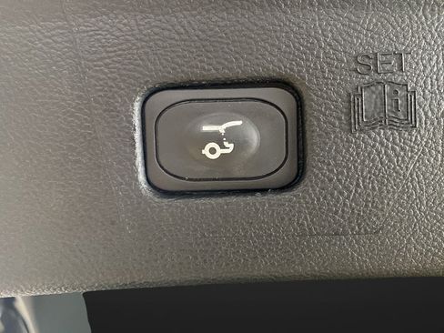 Used 2024 Ford Edge ST-Line AWD/4WD image 24