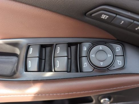 Used 2018 Buick Enclave Avenir w/ Avenir Technology Package image 18