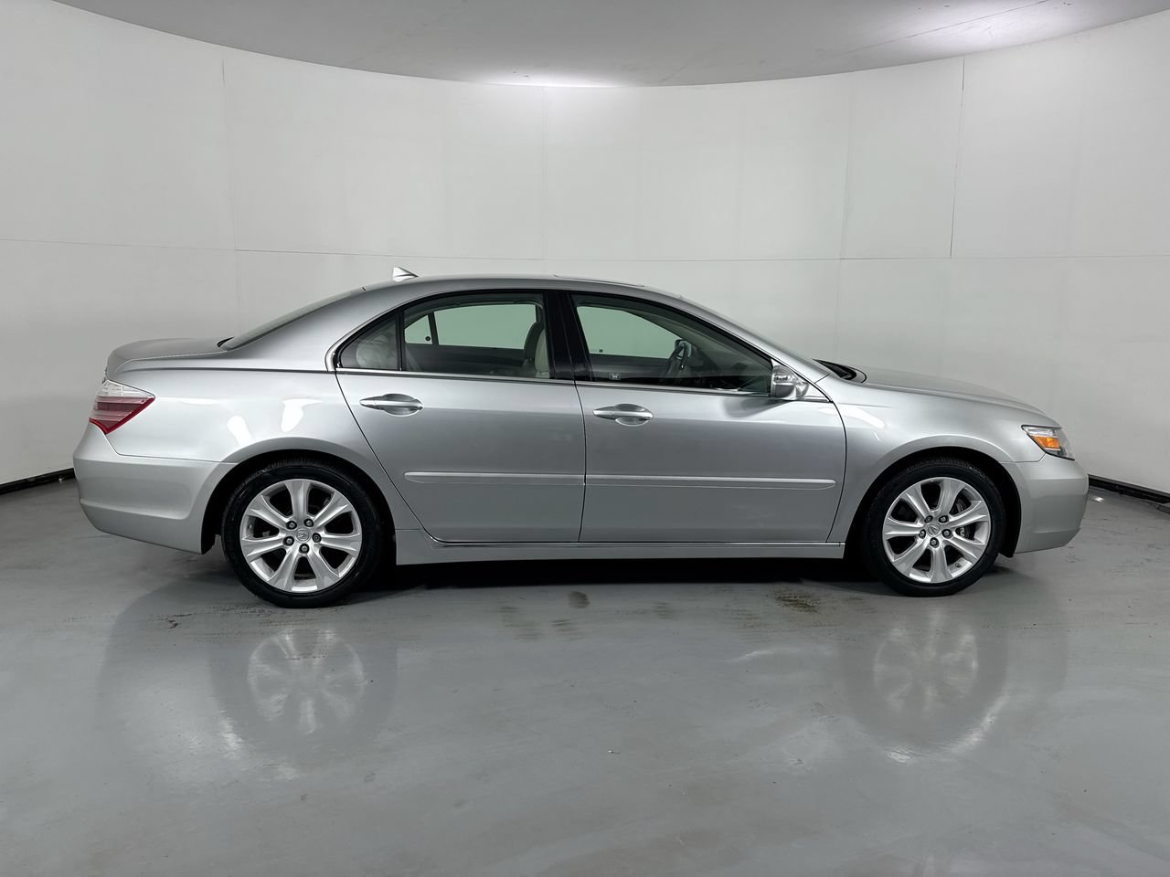 Used 2010 Acura RL w/ Technology Package AWD/4WD image 35