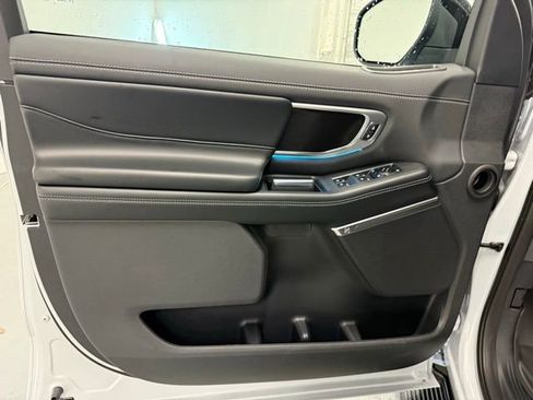 New 2026 Ford Expedition Max Platinum image 14