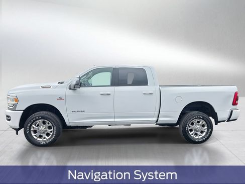 Used 2024 RAM 2500 Laramie AWD/4WD image 3