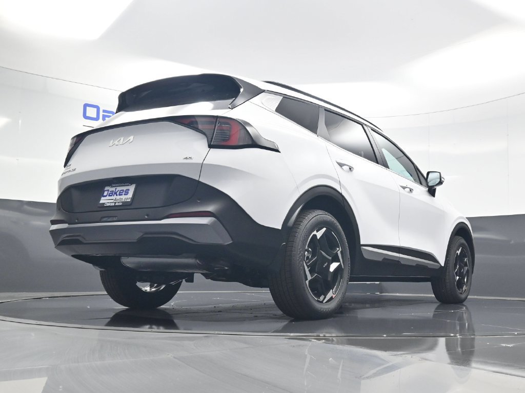 Certified 2026 Kia Sportage EX w/ EX Panorama Roof Package AWD/4WD image 42