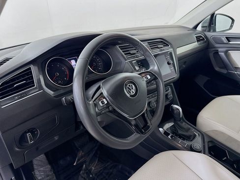 Used 2020 Volkswagen Tiguan SE image 4