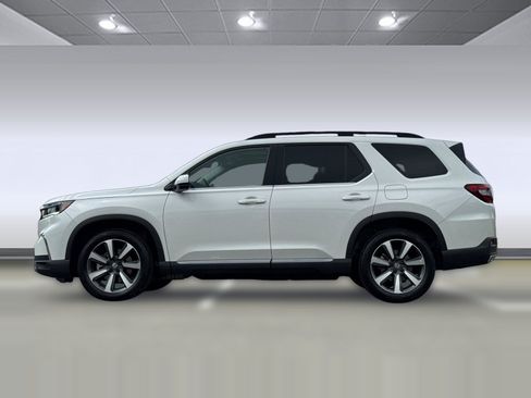 Certified 2023 Honda Pilot Touring image 2