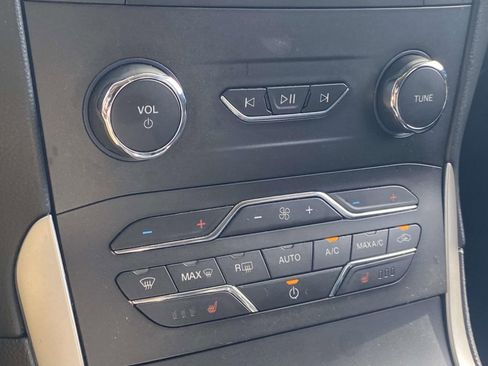 Used 2020 Ford Edge SEL w/ Convenience Package image 19