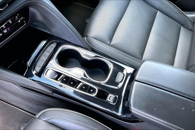 Used 2023 Buick Envision Essence FWD image 17