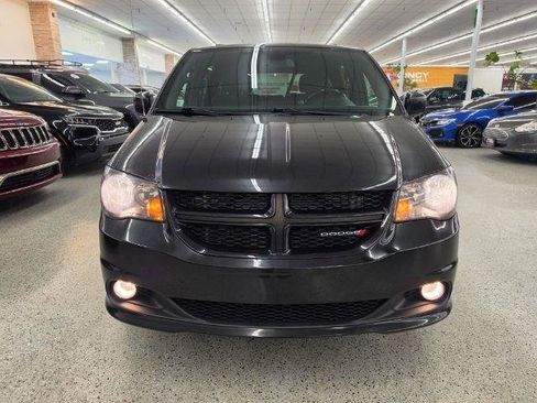 Used 2019 Dodge Grand Caravan GT FWD image 3