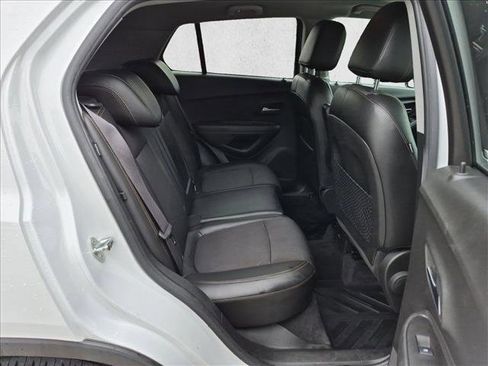 Used 2017 Chevrolet Trax LT w/ LT Convenience Package FWD image 25