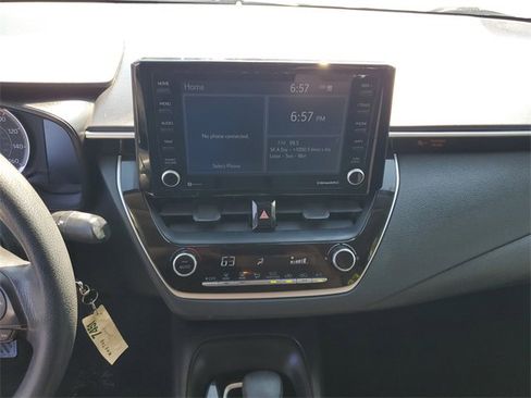 Used 2022 Toyota Corolla LE image 22