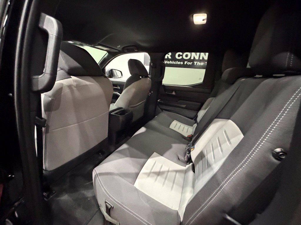 Used 2025 Toyota Tacoma TRD Off-Road AWD/4WD image 36