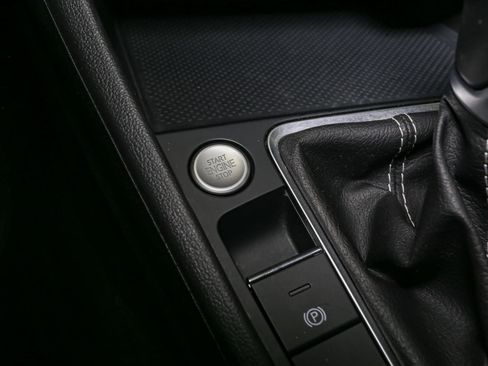 Certified 2022 Volkswagen Jetta SE FWD image 33