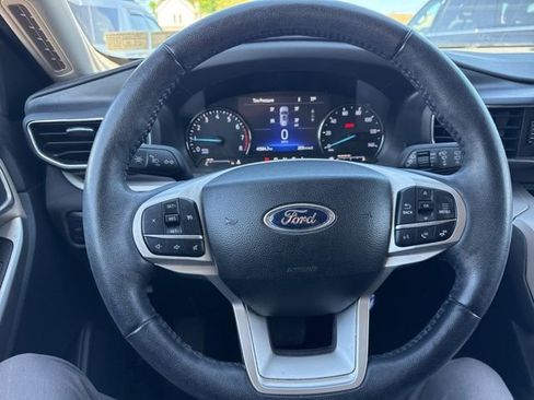 Used 2023 Ford Explorer XLT w/ Equipment Group 202A AWD/4WD image 12