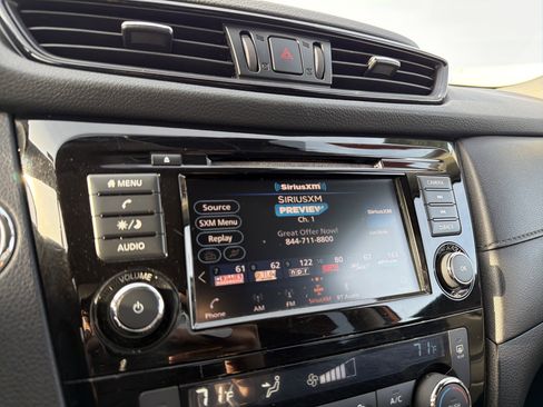 Certified 2019 Nissan Rogue SV image 18