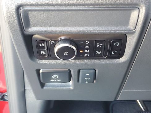 Used 2025 Ford F150 Lariat w/ Equipment Group 501A Mid image 30