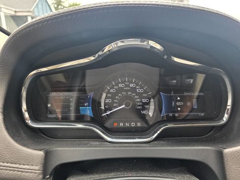 Used 2013 Lincoln MKT FWD image 20