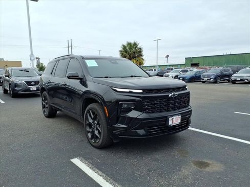 Used 2024 Chevrolet Traverse RS image 7
