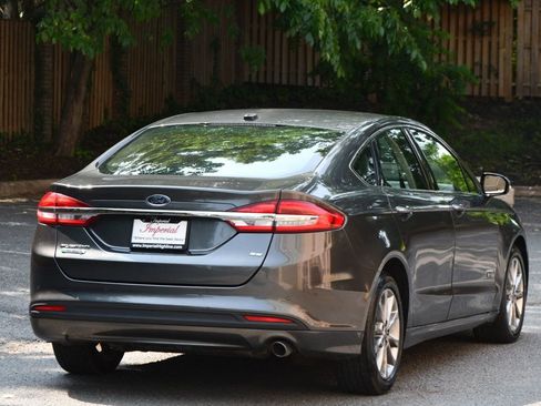 Used 2017 Ford Fusion Energi SE image 8