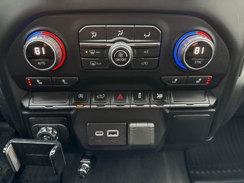 Used 2019 Chevrolet Silverado 1500 LT w/ All-Star Edition image 15