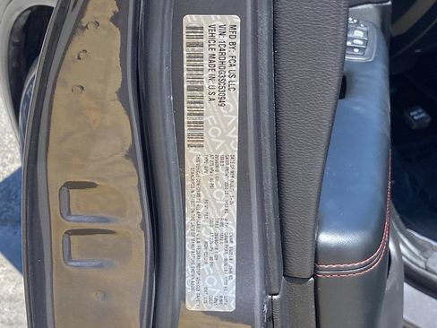 Used 2025 Dodge Durango GT RWD image 35