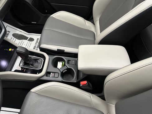 Used 2025 Subaru Forester Limited image 38