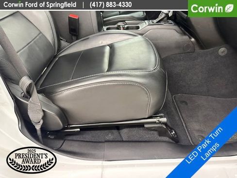 Used 2023 Jeep Gladiator Overland w/ LED Lighting Group AWD/4WD image 10