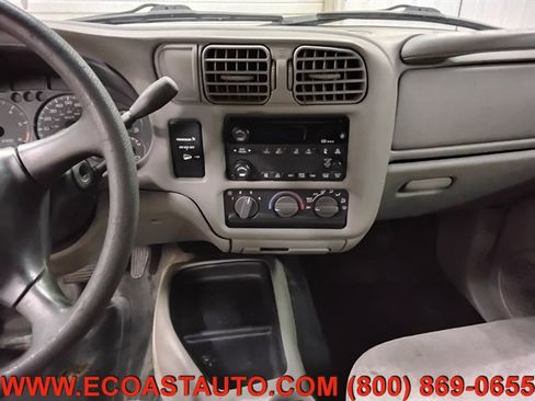 Used 2002 Chevrolet S10 Pickup 2WD Extended Cab w/ Preferred Equipment Group image 12