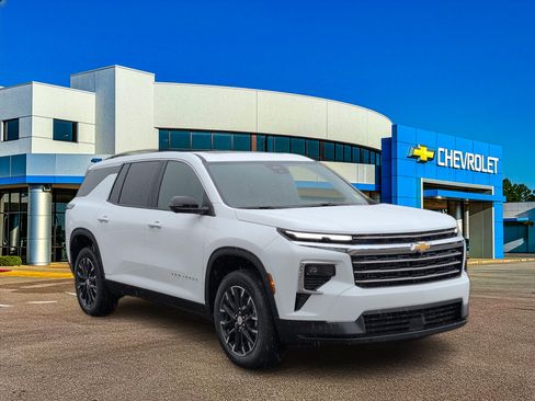 New 2026 Chevrolet Traverse LT w/ Sun and Wheel Package FWD image 8