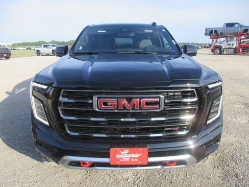 New 2026 GMC Yukon AT4 AWD/4WD image 10